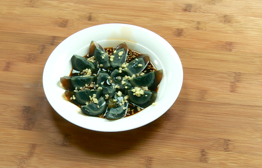 Chinese Century Egg Salad COOKING STEP 4