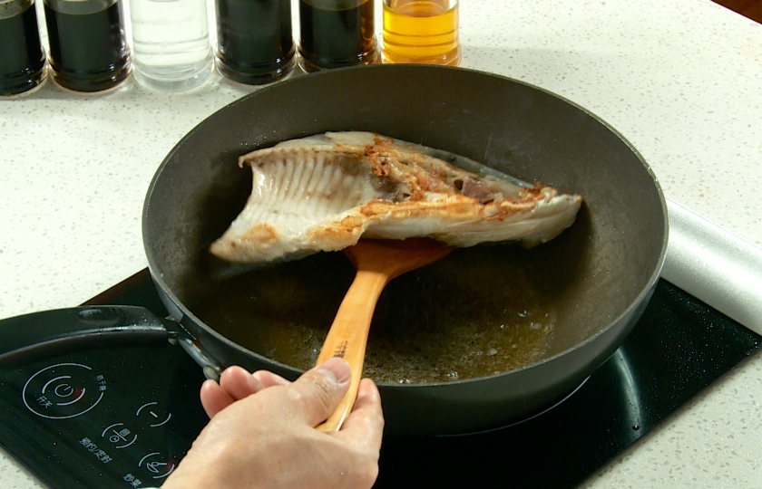 Fish Head Hot Pot COOKING STEP 2