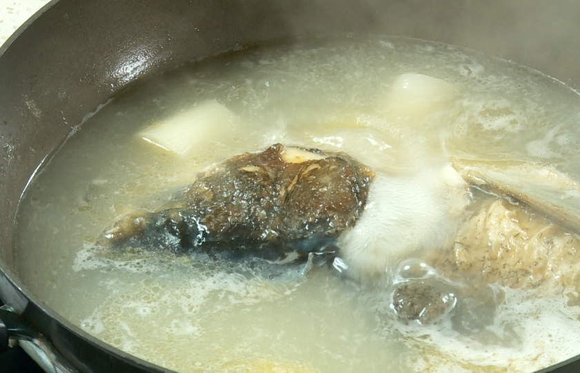 Fish Head Hot Pot COOKING STEP 3