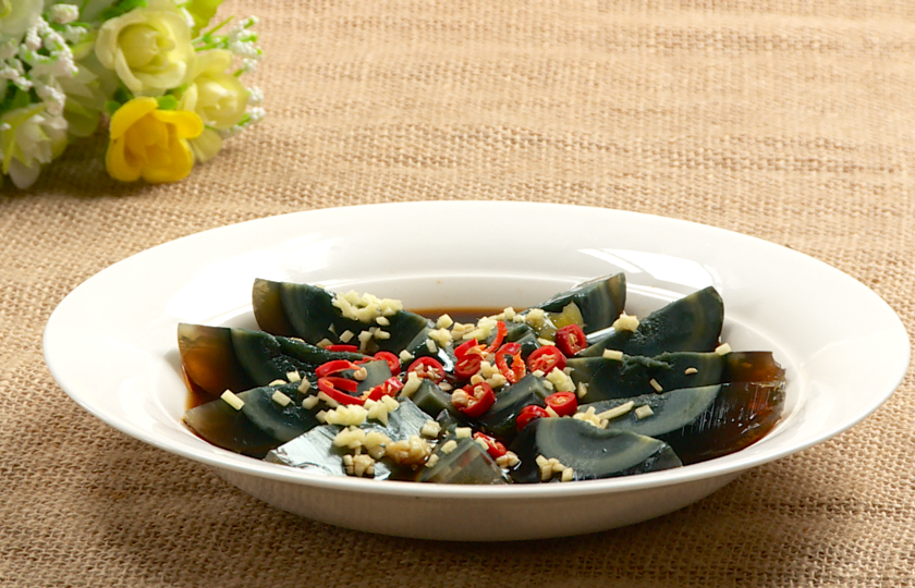 Chinese Century Egg Salad (Pidan Salad)