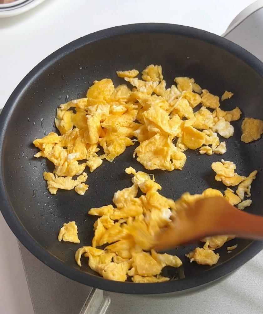 Seaweed Egg Fried Rice COOKING STEP 3