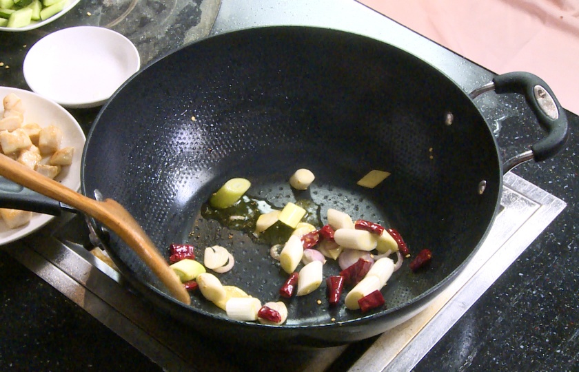 Kung Pao Chicken COOKING STEP 4