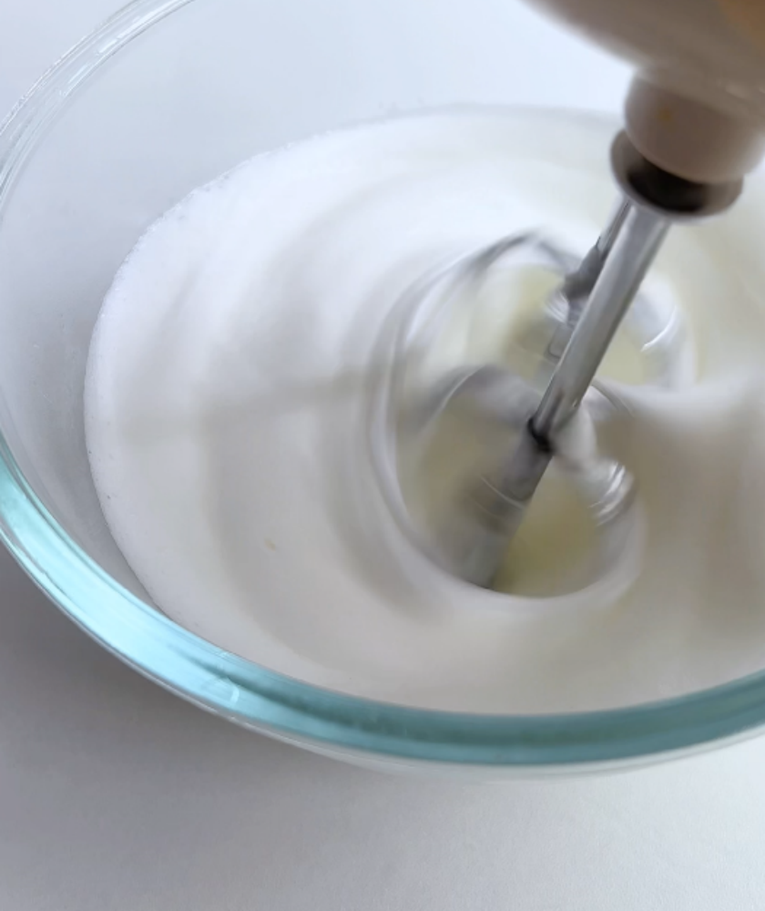 Low-calorie yogurt cake COOKING STEP 3