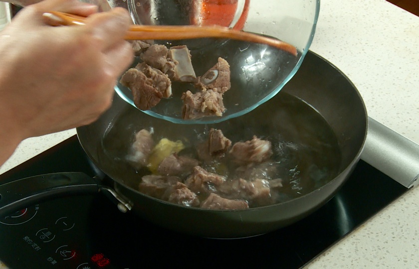 Yam And Pork Ribs Soup COOKING STEP 3