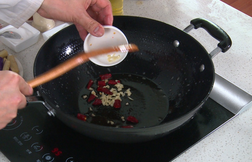 Eggplant String Bean Stir-fry COOKING STEP 4