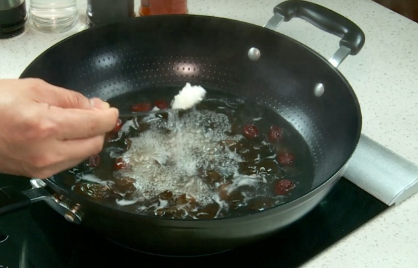 Black Fungus Red Date Soup COOKING STEP 5