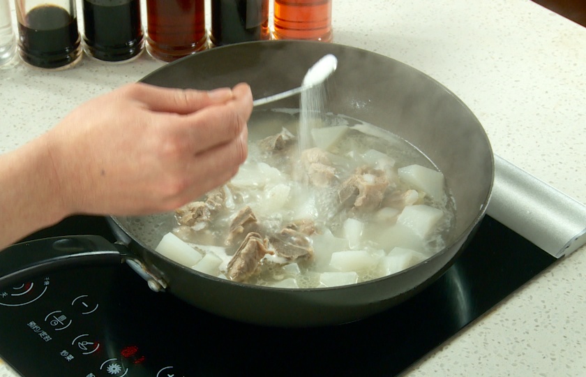 Radish And Pork Ribs Soup COOKING STEP 6