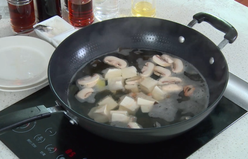 Seaweed Tofu Soup COOKING STEP 5