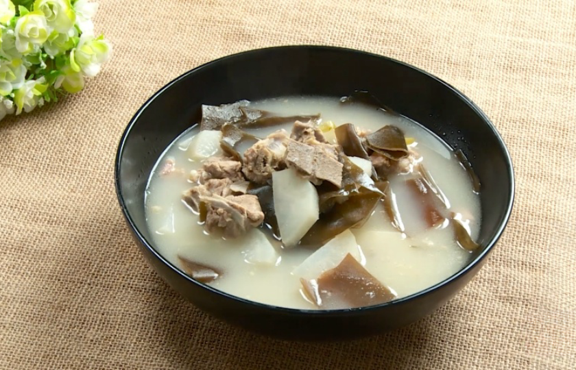 White Radish And Kelp Pork Ribs Soup Recipe