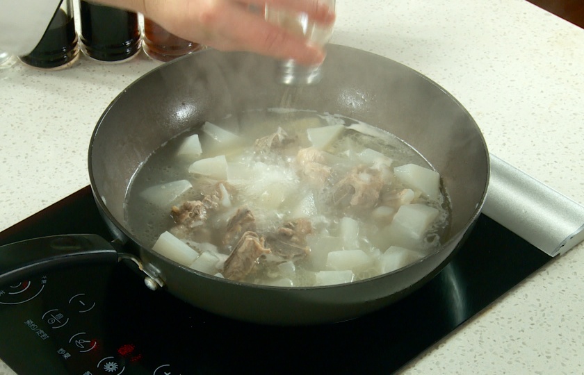 Radish And Pork Ribs Soup COOKING STEP 7