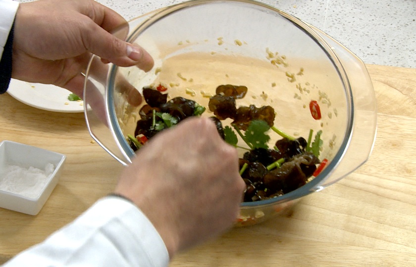 Wood Ear Mushroom Salad COOKING STEP 7