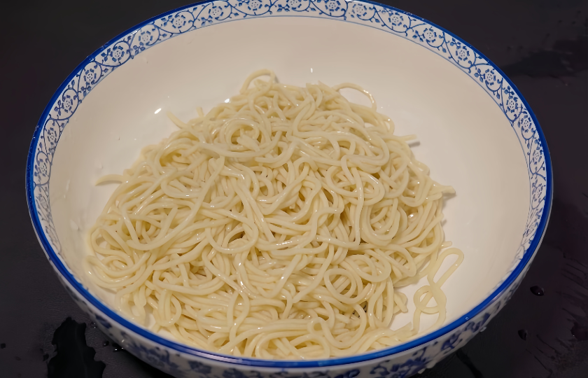 Egg Fried Noodles COOKING STEP 2