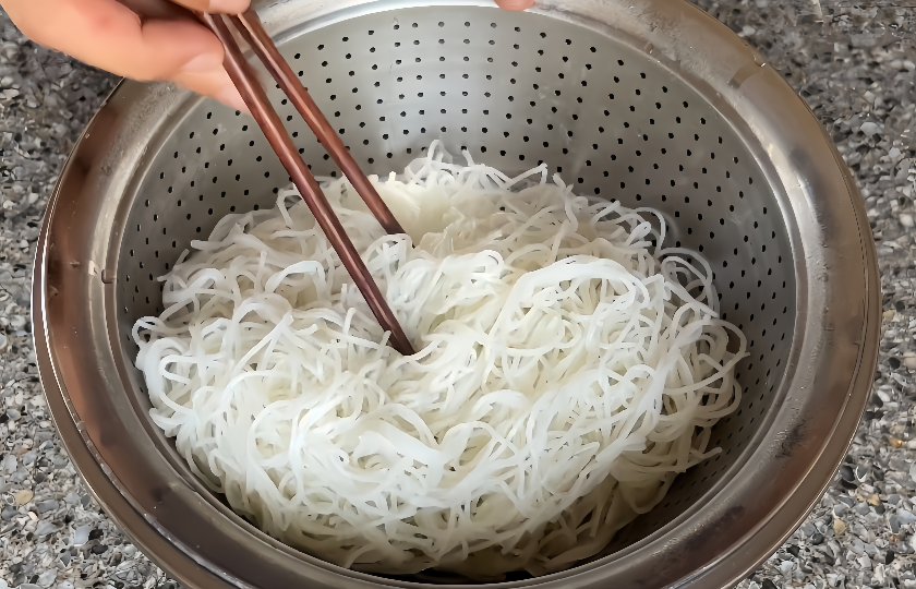 vegetable mei fun COOKING STEP 1