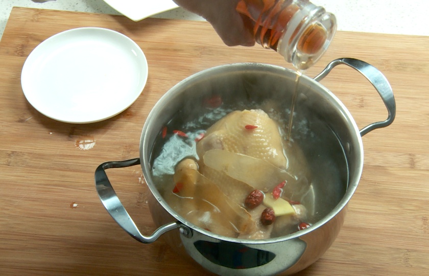 Chinese Herbal Chicken Soup COOKING STEP 4