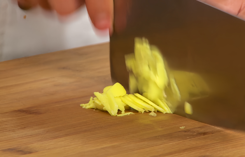 Cut ginger slices