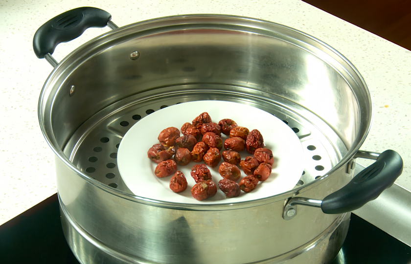 Steamed red dates