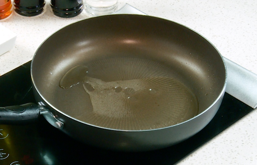 Heat oil in a hot pan