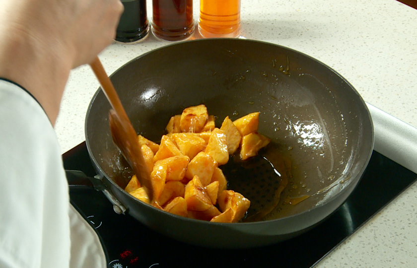 Stir-fry sweet potatoes