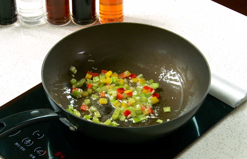 Stir-fry the ingredients