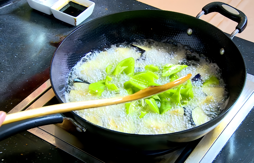 Add green pepper chunks