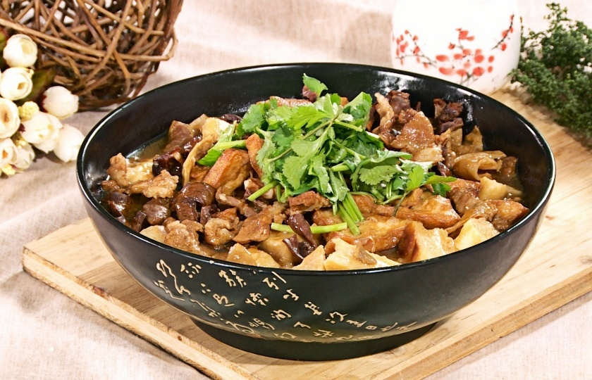 Gourmet Beijing Braised Pork Offal with Flatbread Recipe(Lu Zhuo Huo Shao 卤煮火烧)