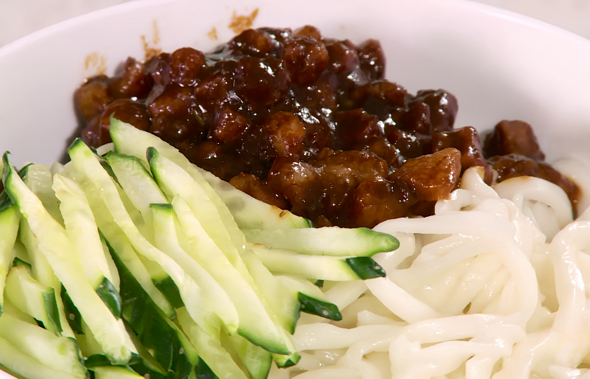 Zha Jiang Mian(Beijing-style Noodles)