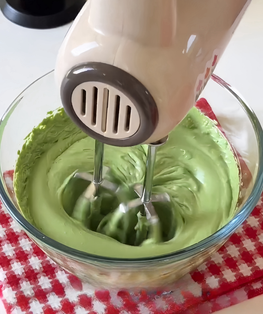 Whipping matcha cream