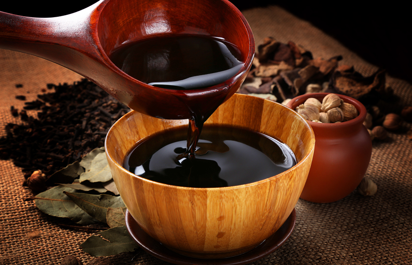 Light Soy Sauce vs Dark Soy Sauce: A Comprehensive Comparison