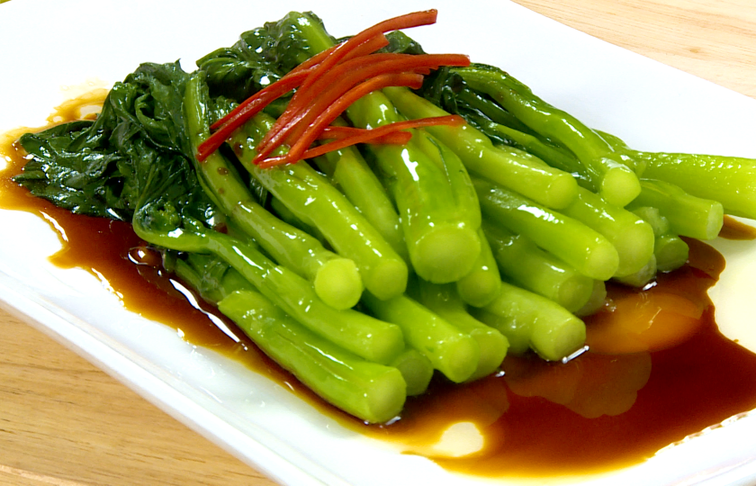 Cantonese-style Blanched Choy Sum (白灼菜心)