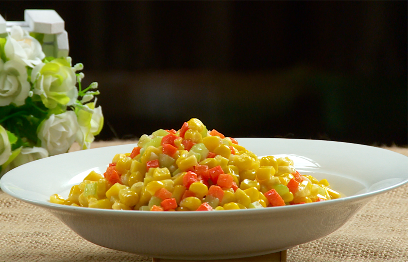 Fresh and Vibrant: Corn and Vegetable Medley