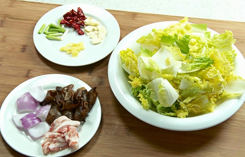 Dry Pot Baby Cabbage COOKING STEP 1