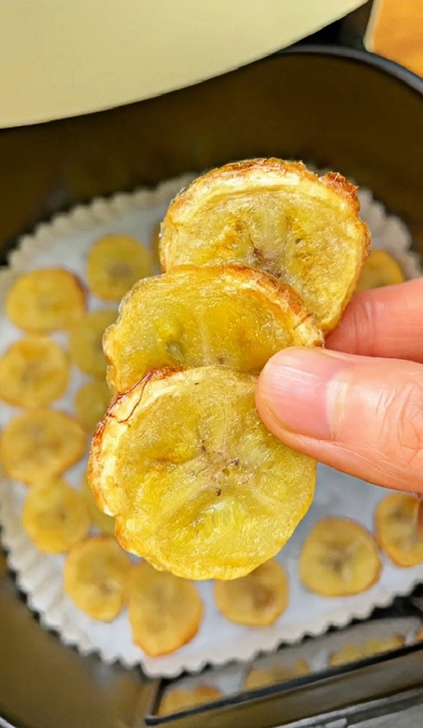 Air Fryer Banana Chips