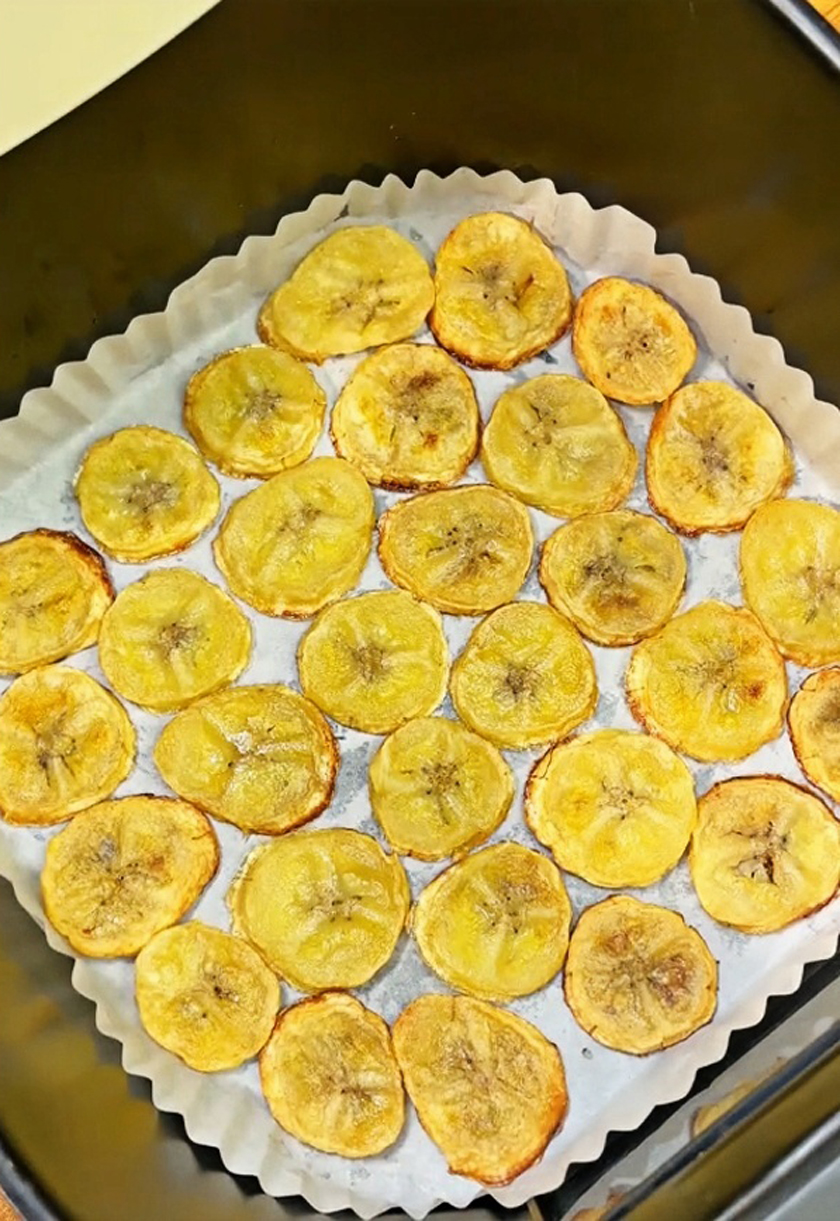 Making Banana Chips in the Air Fryer