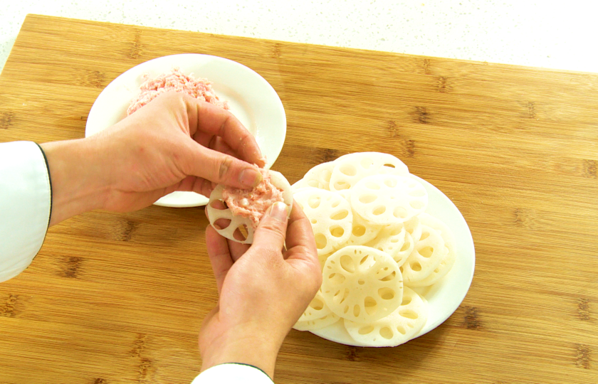 Spread Meat on Lotus Root