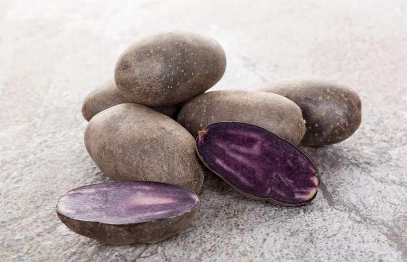 Here’s a detailed comparison of Purple potatoes vs white potatoes nutrition