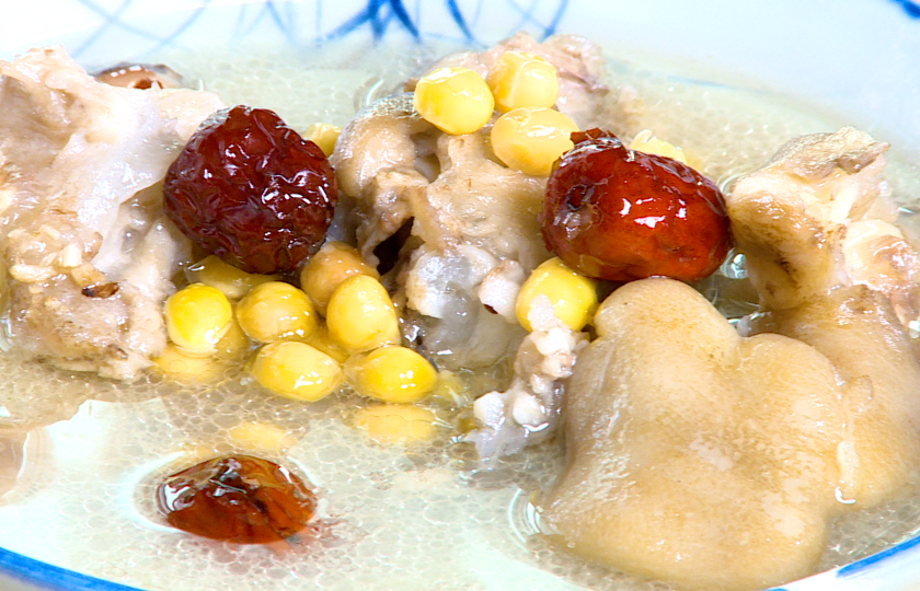 Pork Trotter Soup with Soybeans