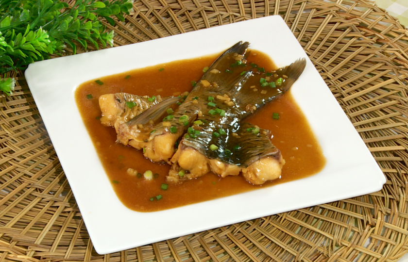 Braised Fish Tail（红烧划水）