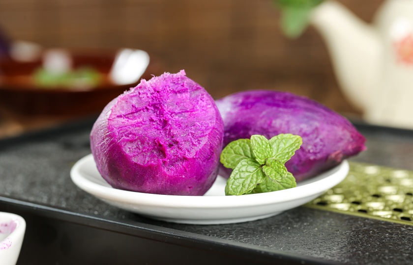 How Many Calories in a Raw Purple Sweet Potato: Nutritional Facts