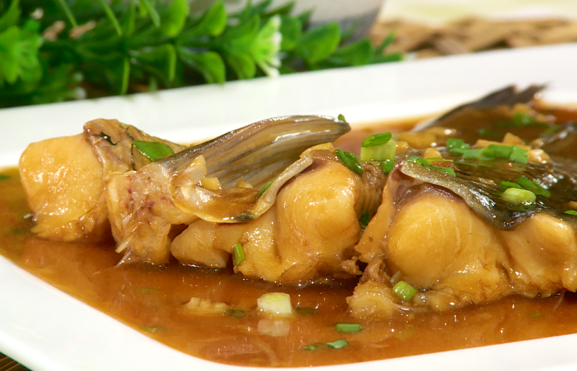 Anhui-Style Braised Fish Tail Recipe