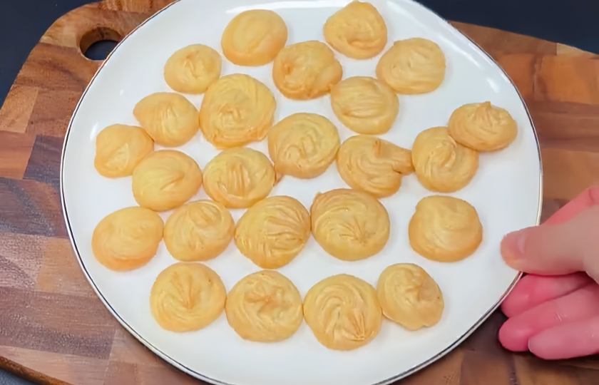 Tube Biscuits in an Air Fryer: Easy to Make and Delicious