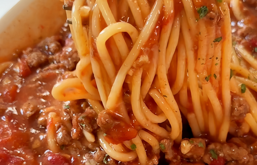 Bolognese Spaghetti Easy Valentine's Day Recipe