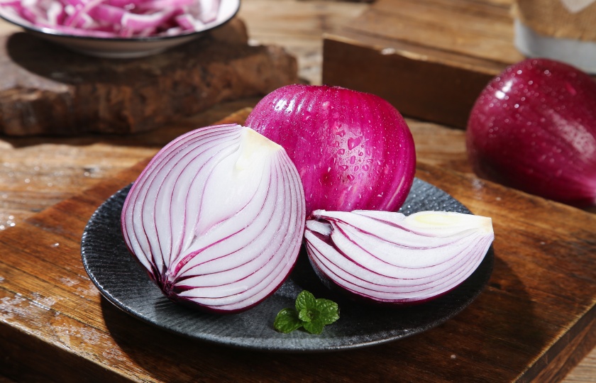 Looking for the right temp for onions in an air fryer? Here's how!