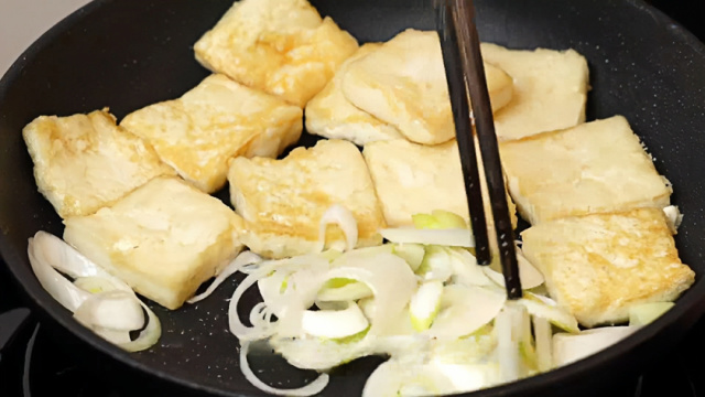 Add the Chinese Scallion Sections