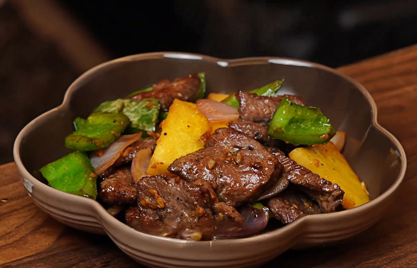Pineapple Beef Stir-Fry with Sweet and Savory Flavor